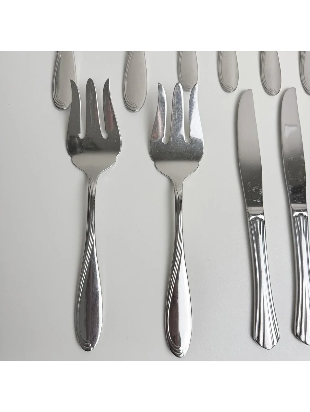 Oneida Stainless Flatware Lot 18 Pc Serving Utensils Knives Forks Butter Spread